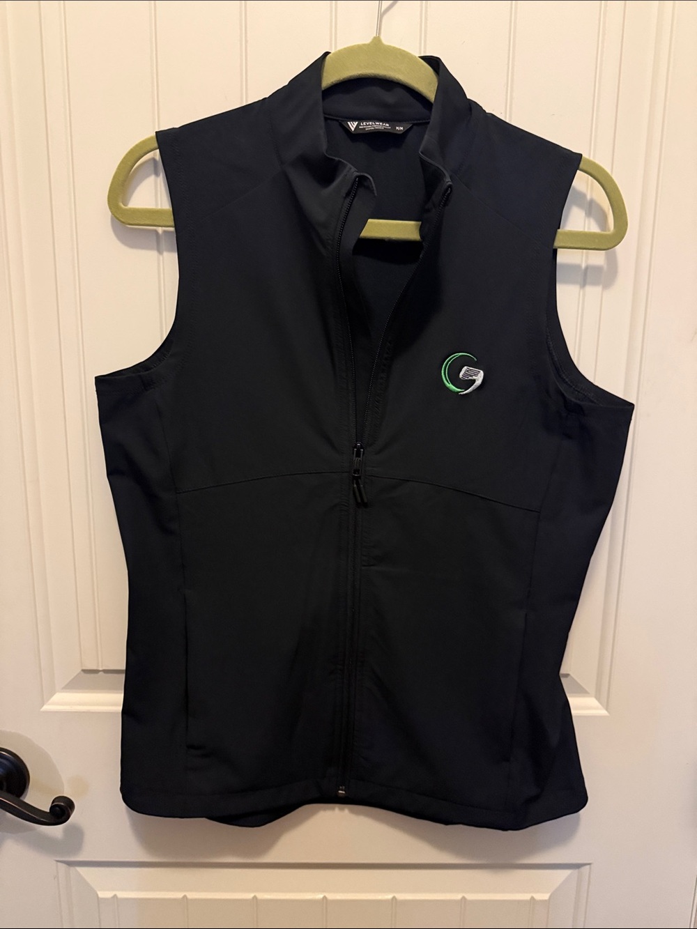 Women's Black Sleeveless Zip-Front Golf Vest
